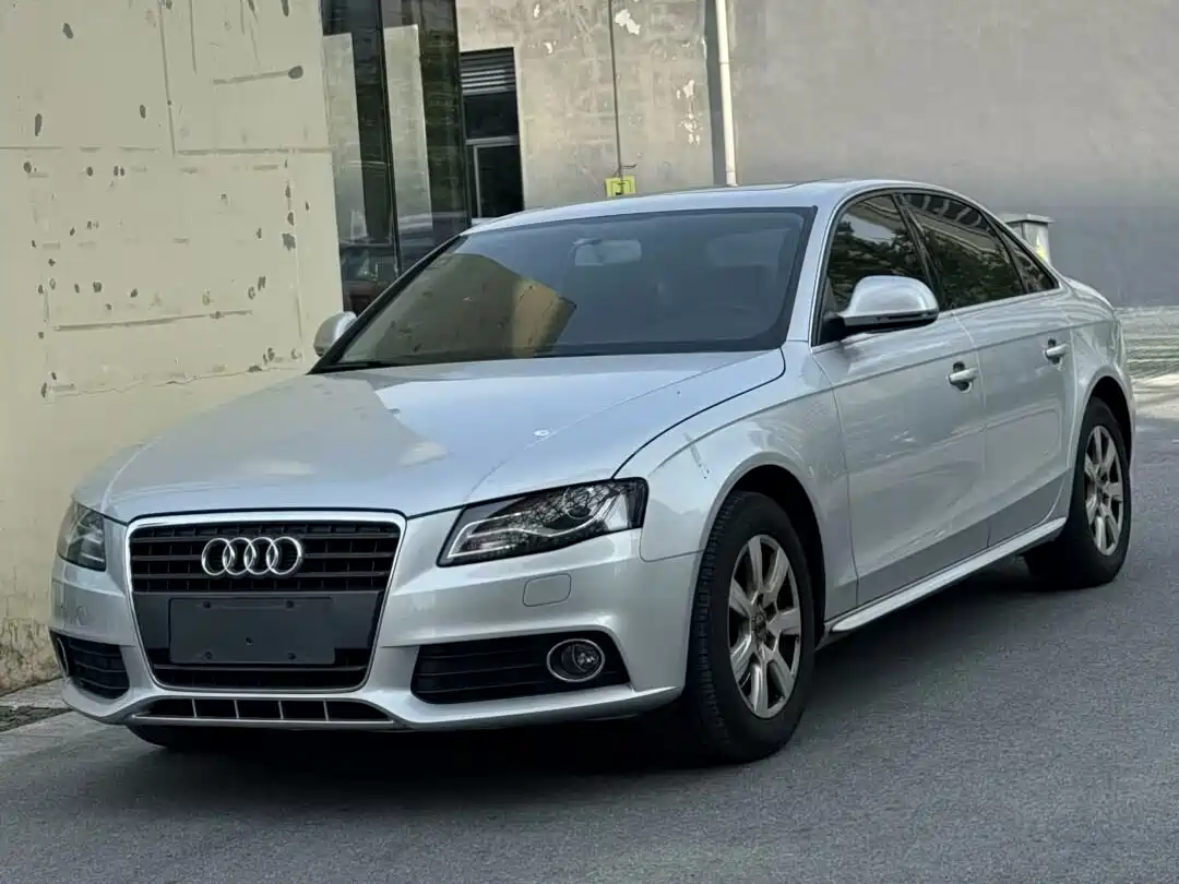 Audi A4L 2011 2.0 TFSI Standard