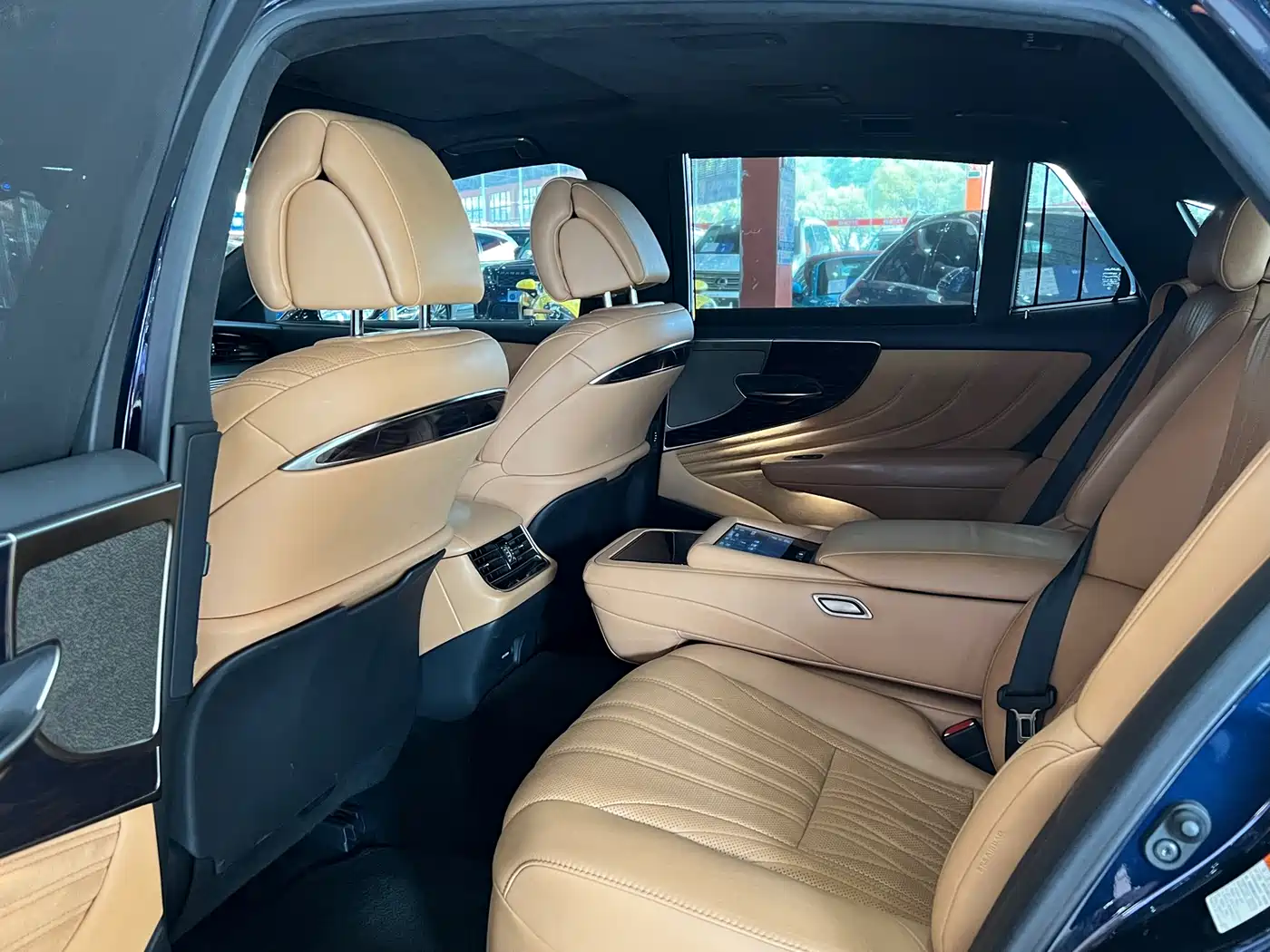 Lexus LS 2021 500h Luxury Edition фото 14