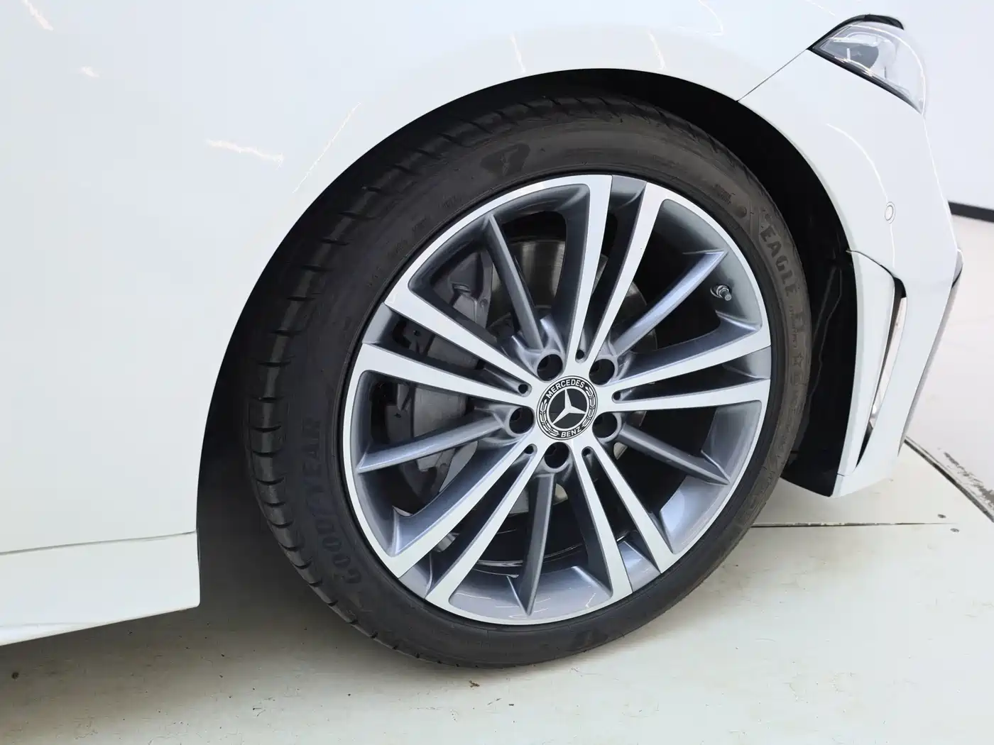 MERCEDES-BENZ CLS