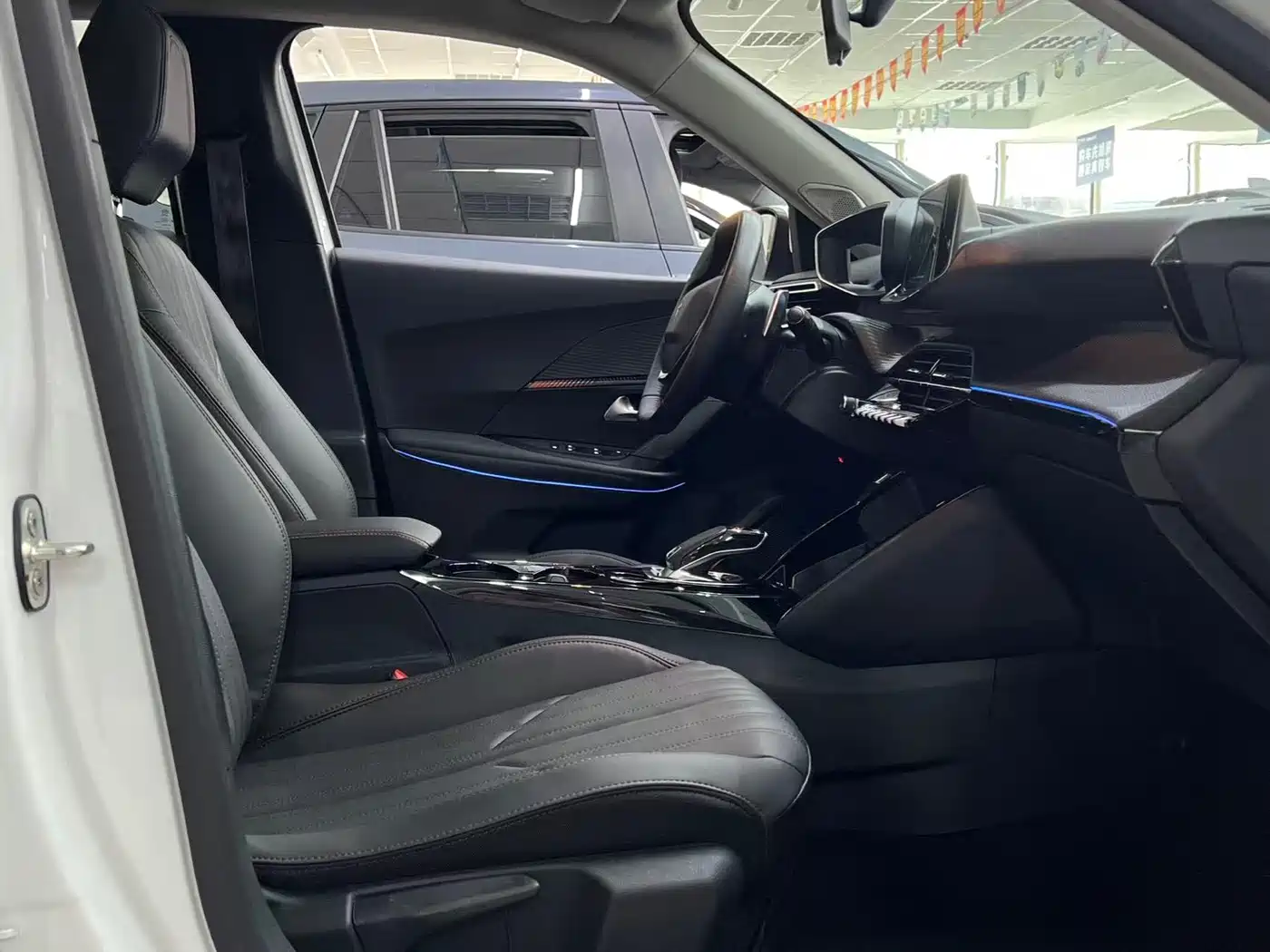 Peugeot 2008 2022 230THP THE ONE фото 16