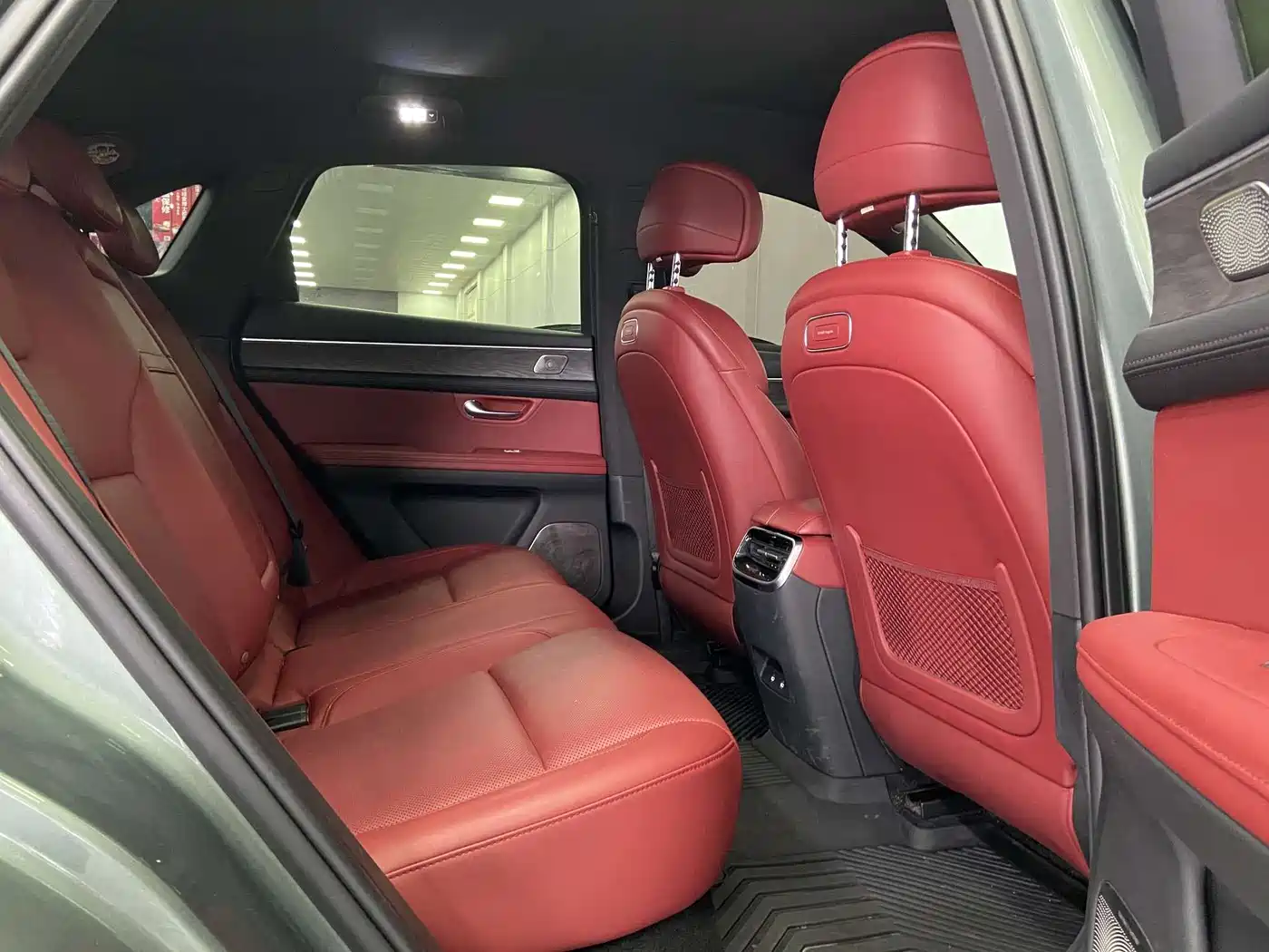 AITO Wenjie AITO M5 2023 Extended Range RWD Standard Edition фото 8