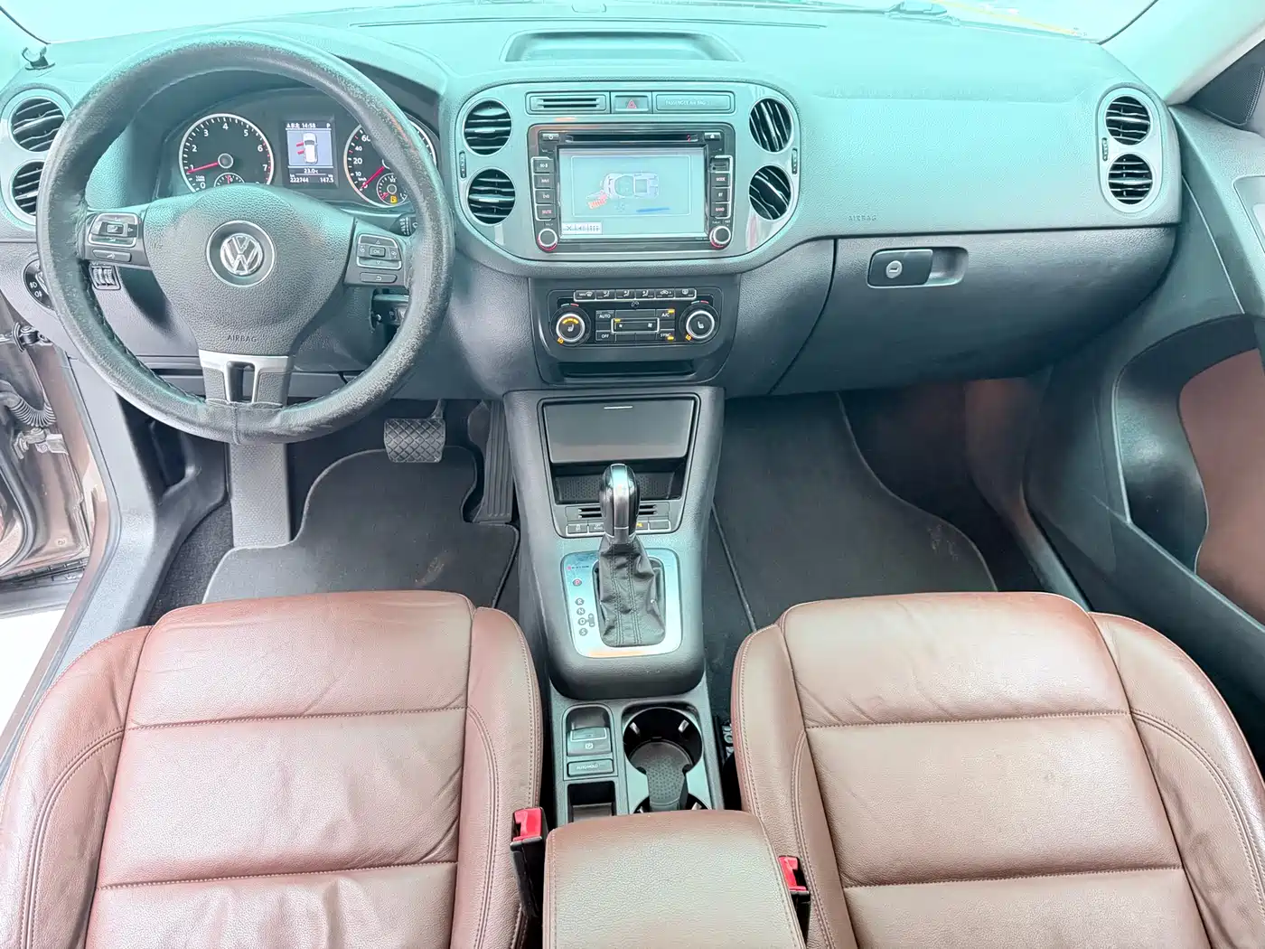 Volkswagen Tiguan 2012 2.0TSI Luxury Edition фото 10