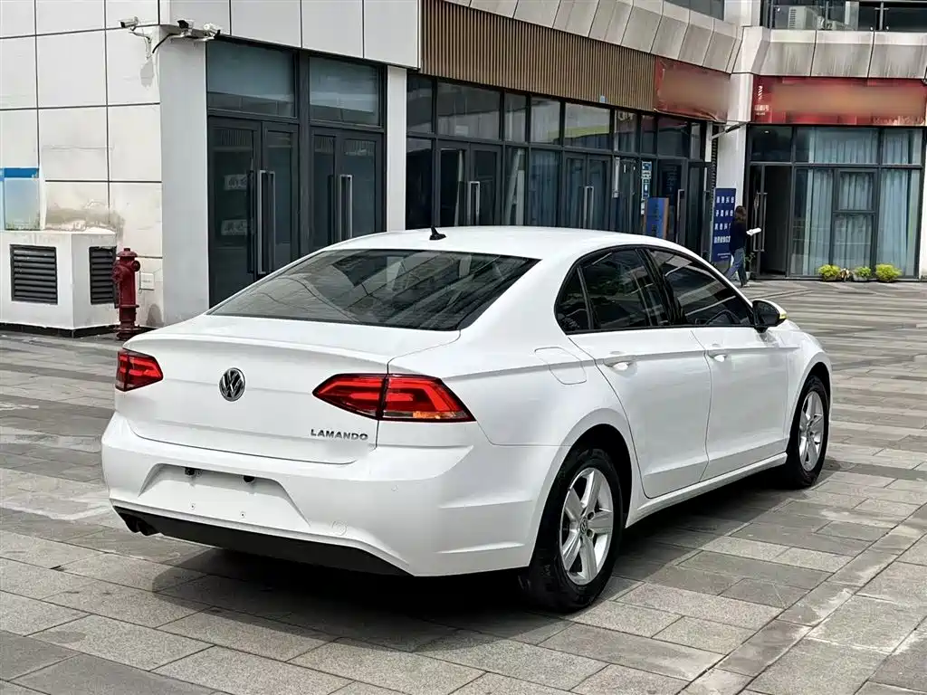 Volkswagen Lamando 2018 230TSI DSG Trend Edition фото 7