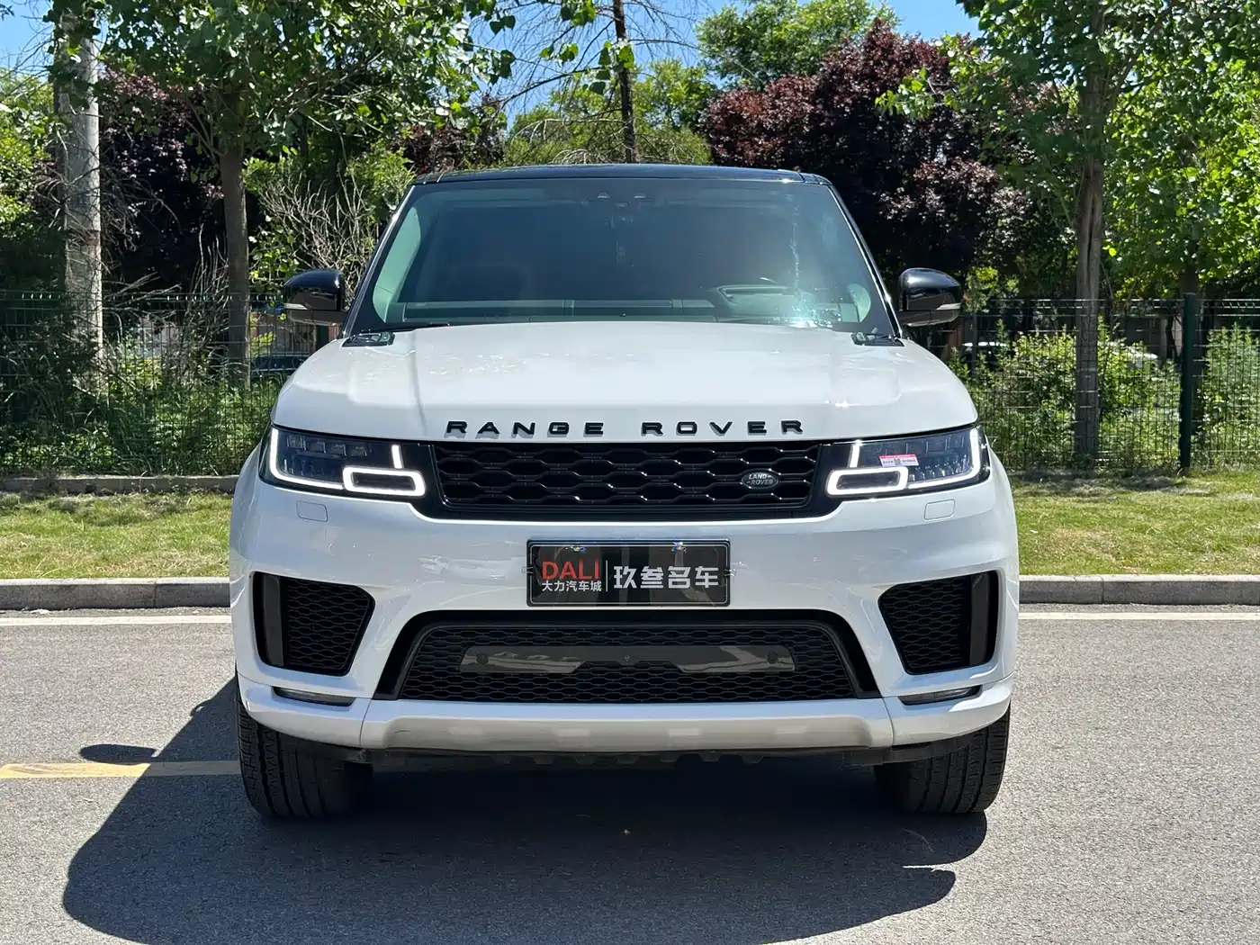 Land Rover Range Rover Sport 2021 3.0 L6 Gloss Black Edition фото 2