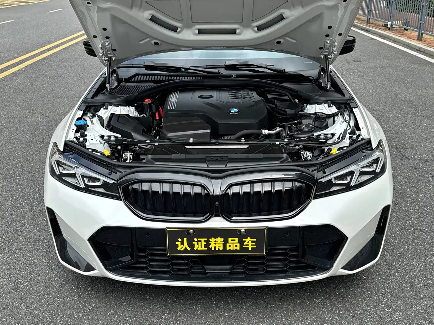 BMW 3 Series 2026 2026 330Li M Sport Shadowline Package