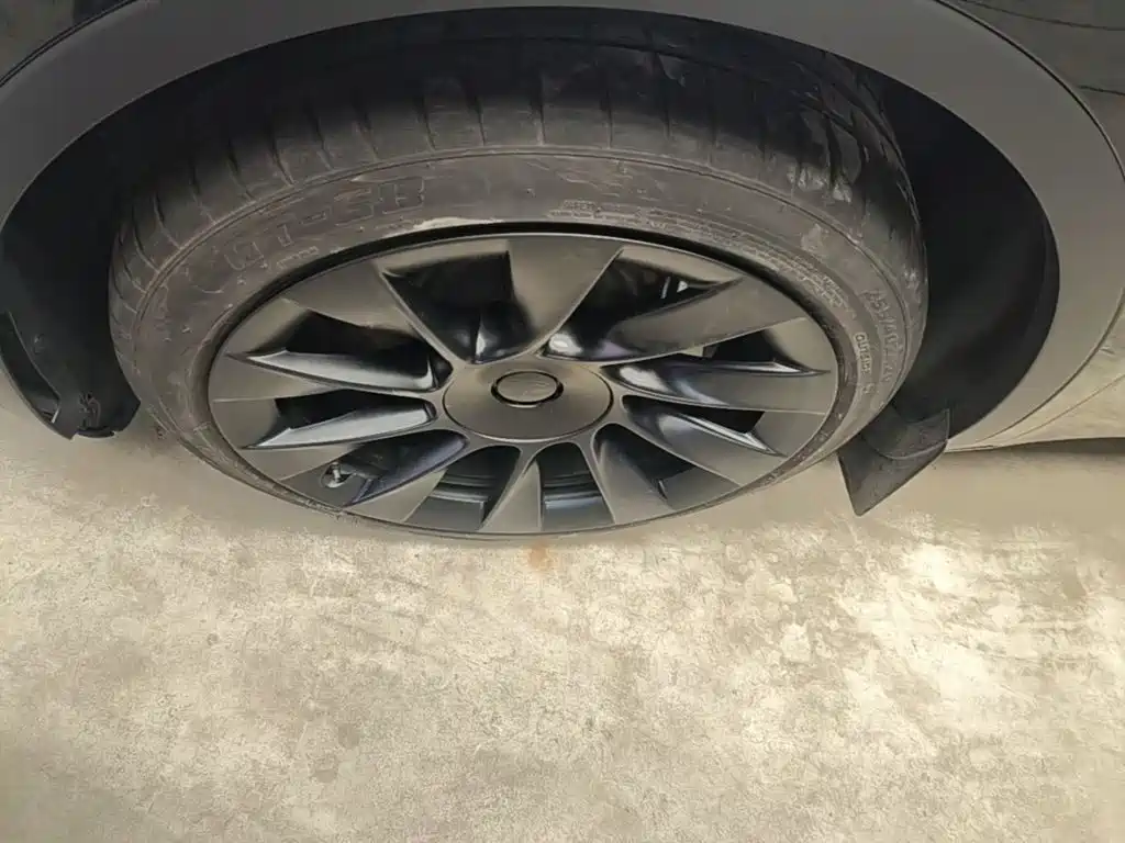 Фото 23 - Tesla Model Y