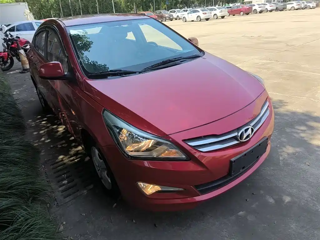 Hyundai Verna 2014 1.4L Automatic Smart GLS фото 4
