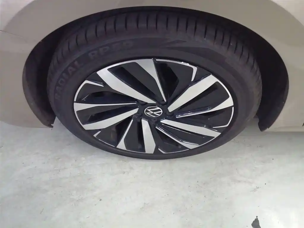Volkswagen Passat 2022 330TSI Starlight Elite Edition фото 23