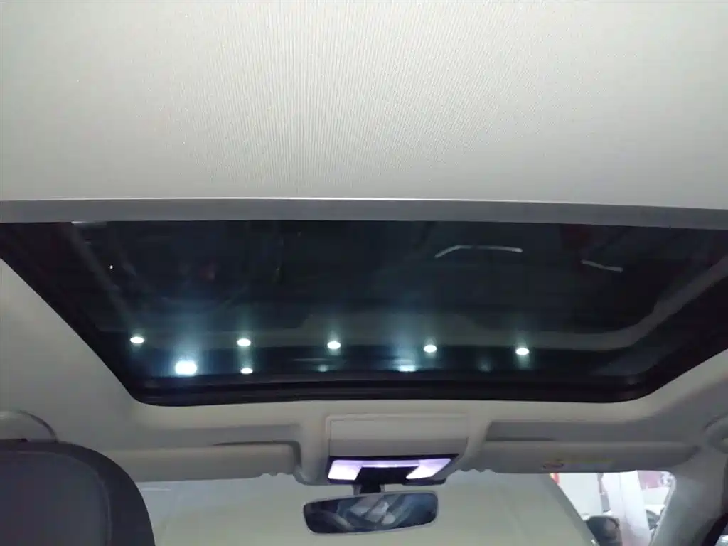 Volkswagen Passat 2022 330TSI Starlight Elite Edition фото 18