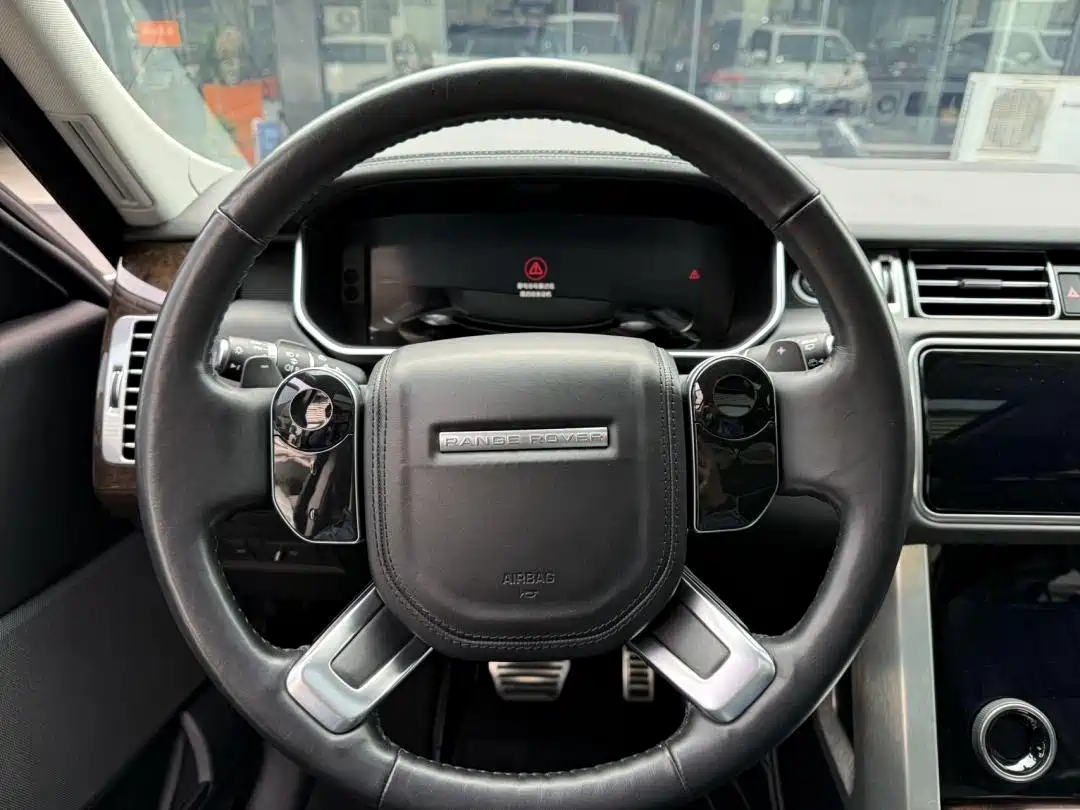 Land Rover Range Rover 2022 3.0 L6 360PS Heritage Edition фото 10