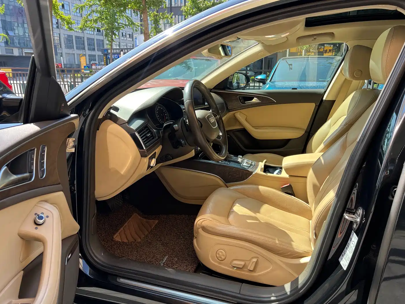 Фото 3 - Audi A6L