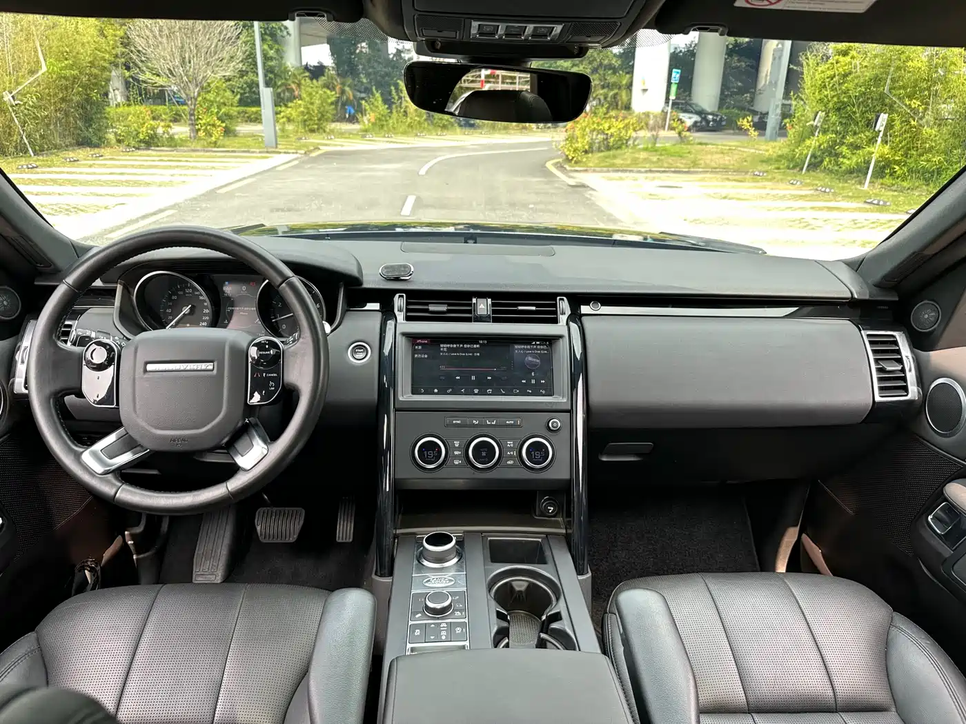 Land Rover Discovery 2019 3.0 SC V6 SE фото 9