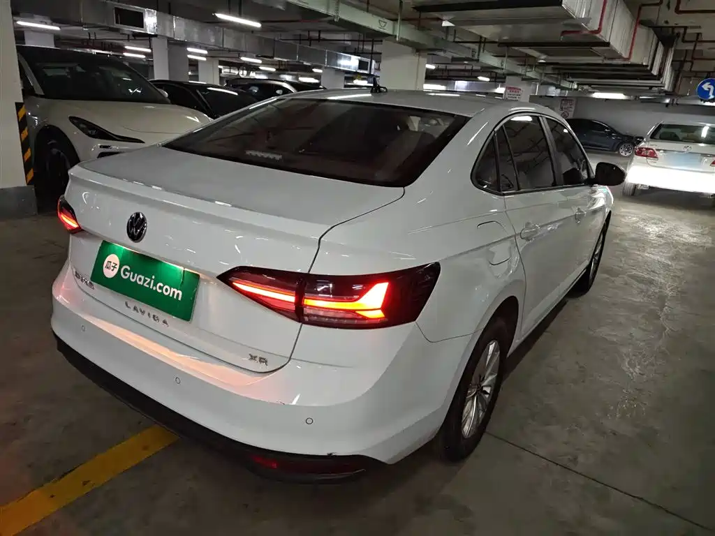 Volkswagen Lavida 2023 New Sharp 1.5L Auto Premium Edition фото 5