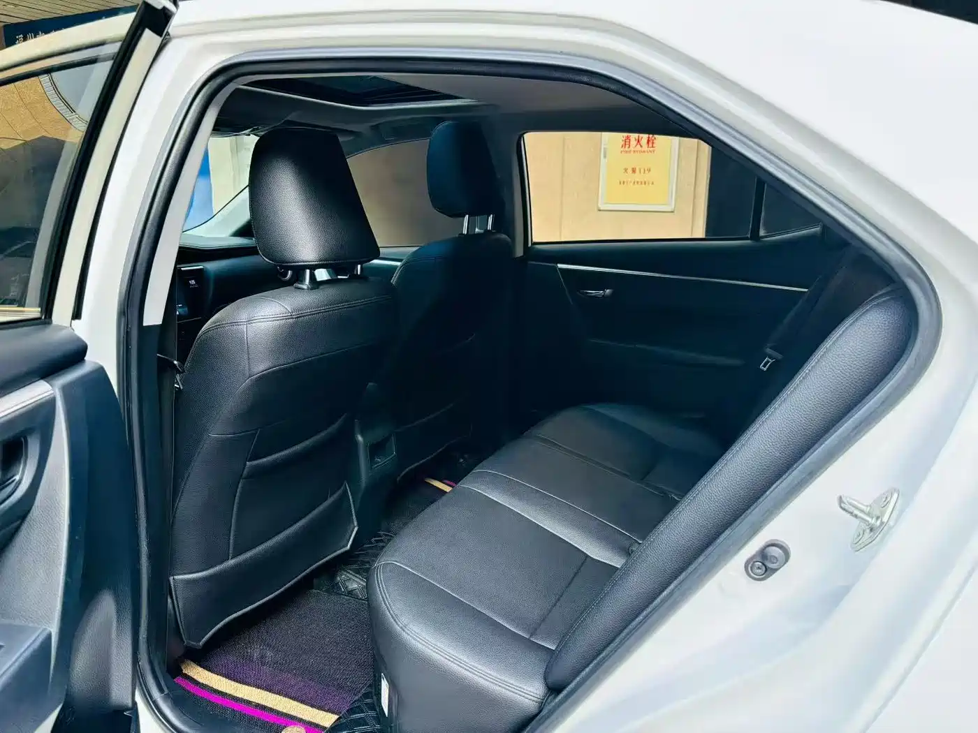 Toyota Corolla 2017 Facelift Hybrid 1.8L E-CVT Leading Edition фото 9
