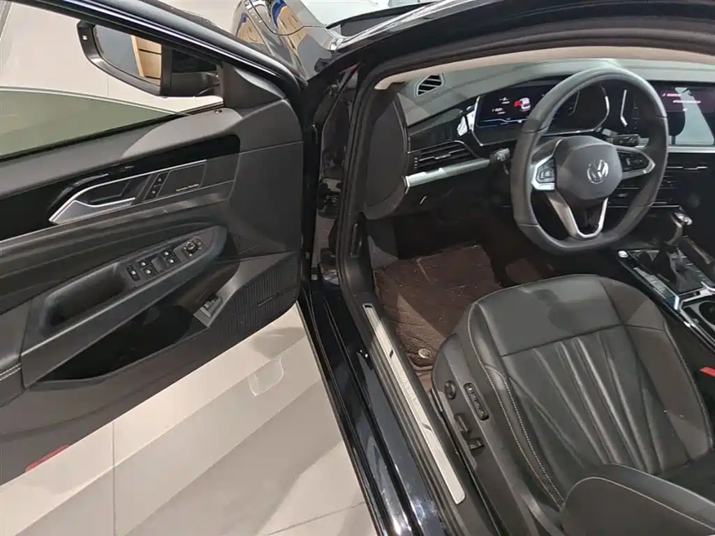 Volkswagen Passat 2025 Outstanding 380TSI Starlight Dragon Glory Edition фото 16