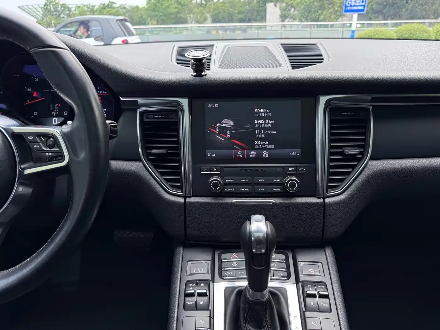 Porsche Macan 2016 Macan 2.0T фото 17