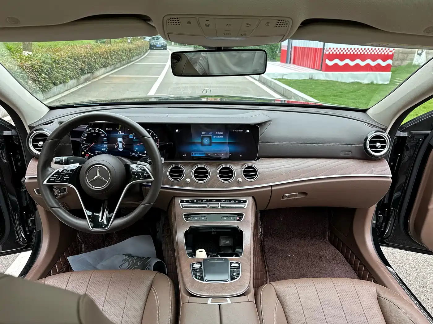 Mercedes-Benz E-Class 2023 E 300 L Luxury фото 4