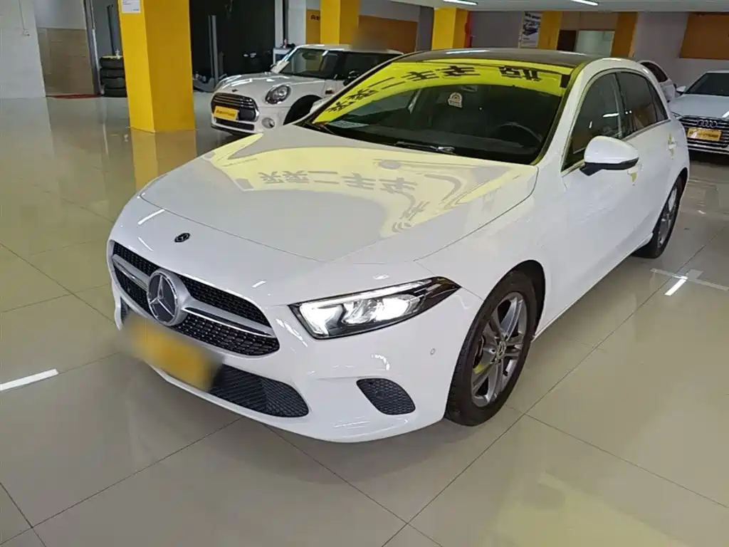 Mercedes-Benz A-Class (Import) 2019 A 200 Dynamic Version