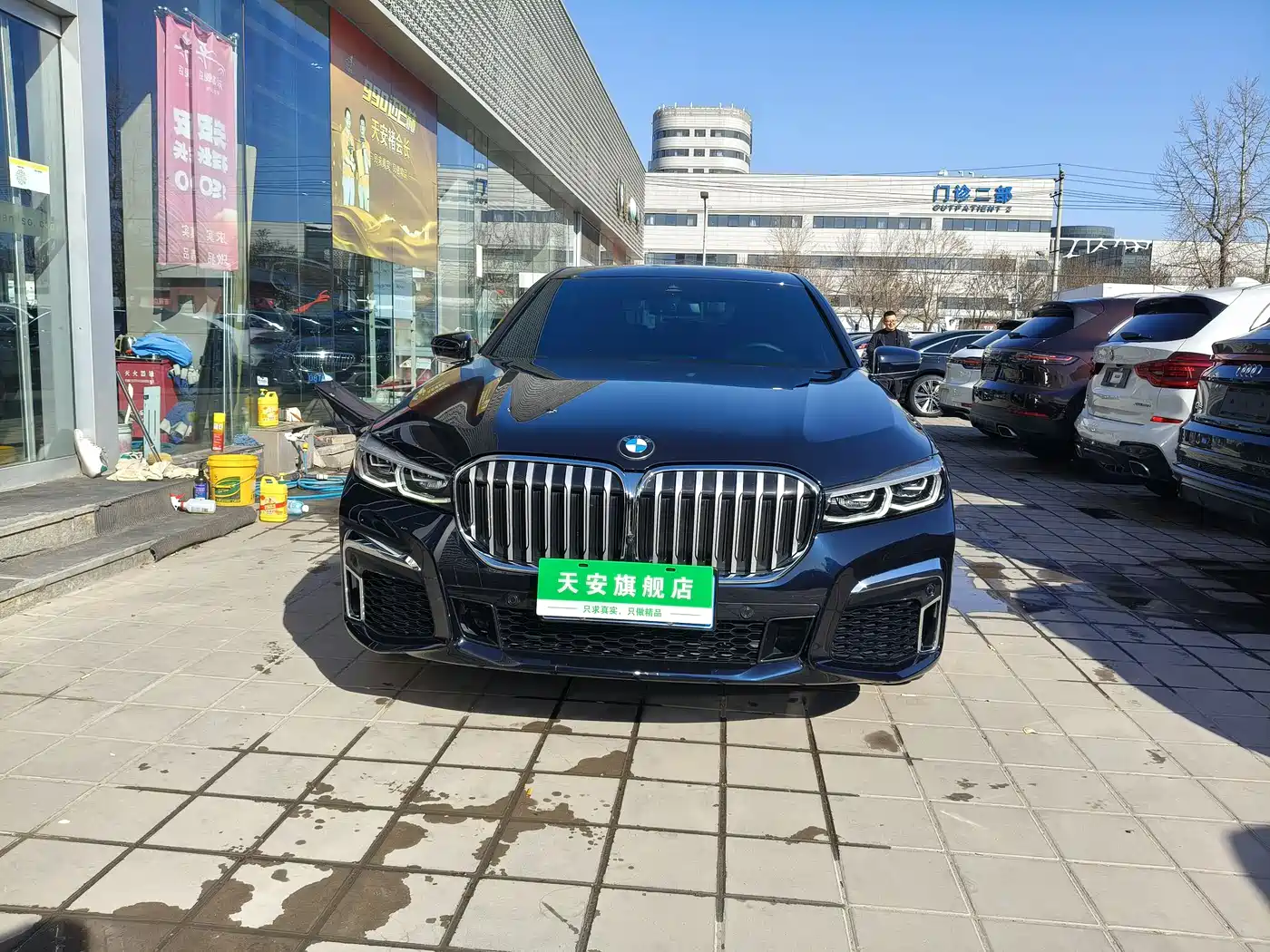 BMW 7 Series 2021 Model 740Li Leading M Sport Package фото 2