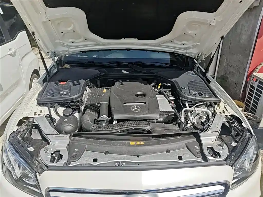 Mercedes-Benz E-Class 2017 E 200 L Sport 4MATIC фото 20