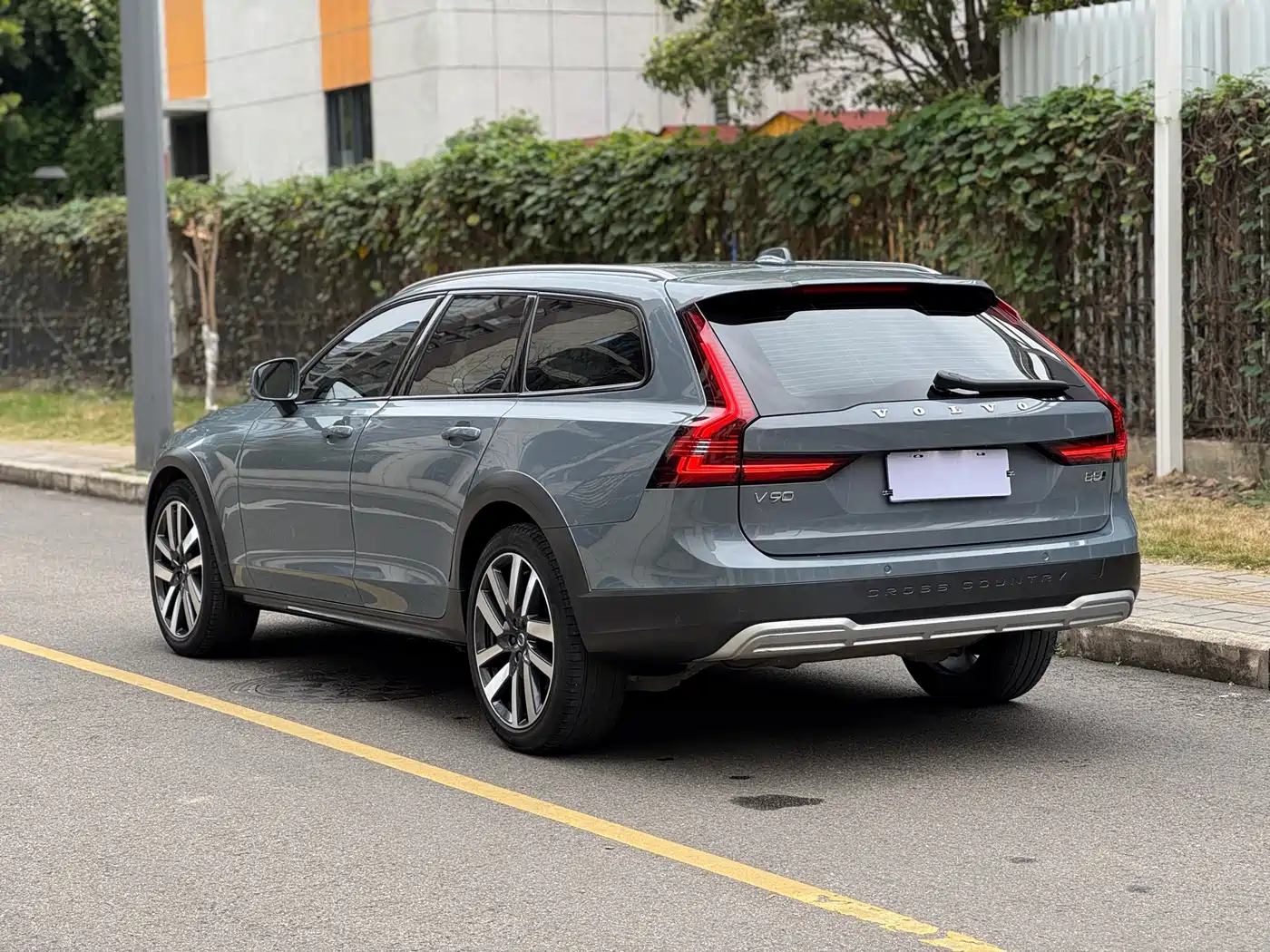 VOLVO V90