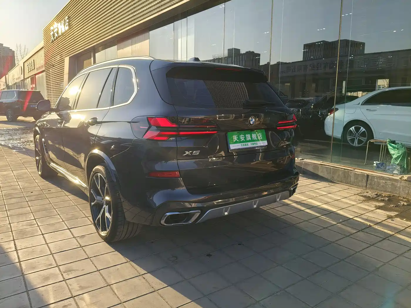 BMW X5 2023 xDrive 30Li Premium M Sport Package фото 30