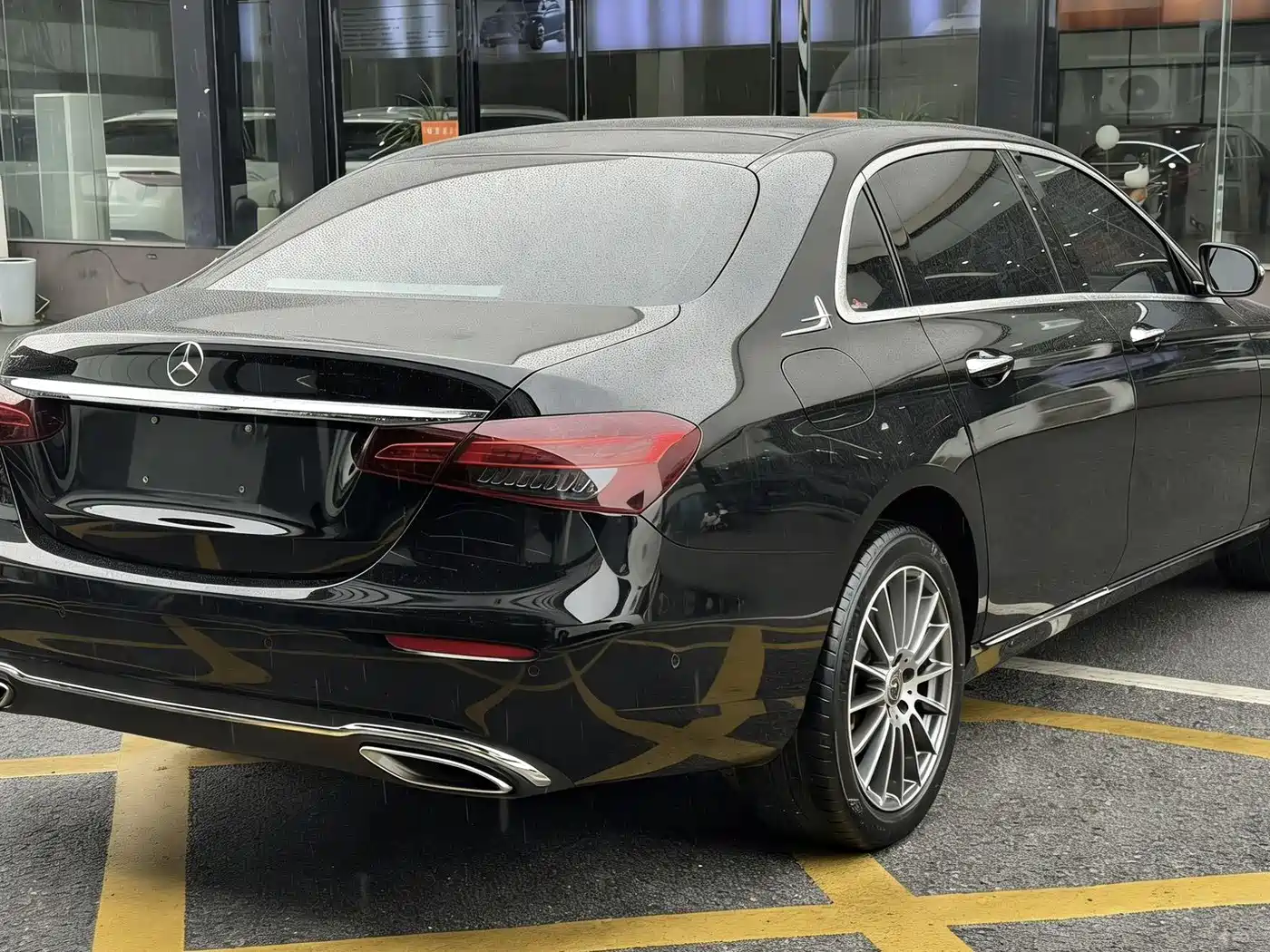 Mercedes-Benz E-Class 2023 E 260 L фото 6