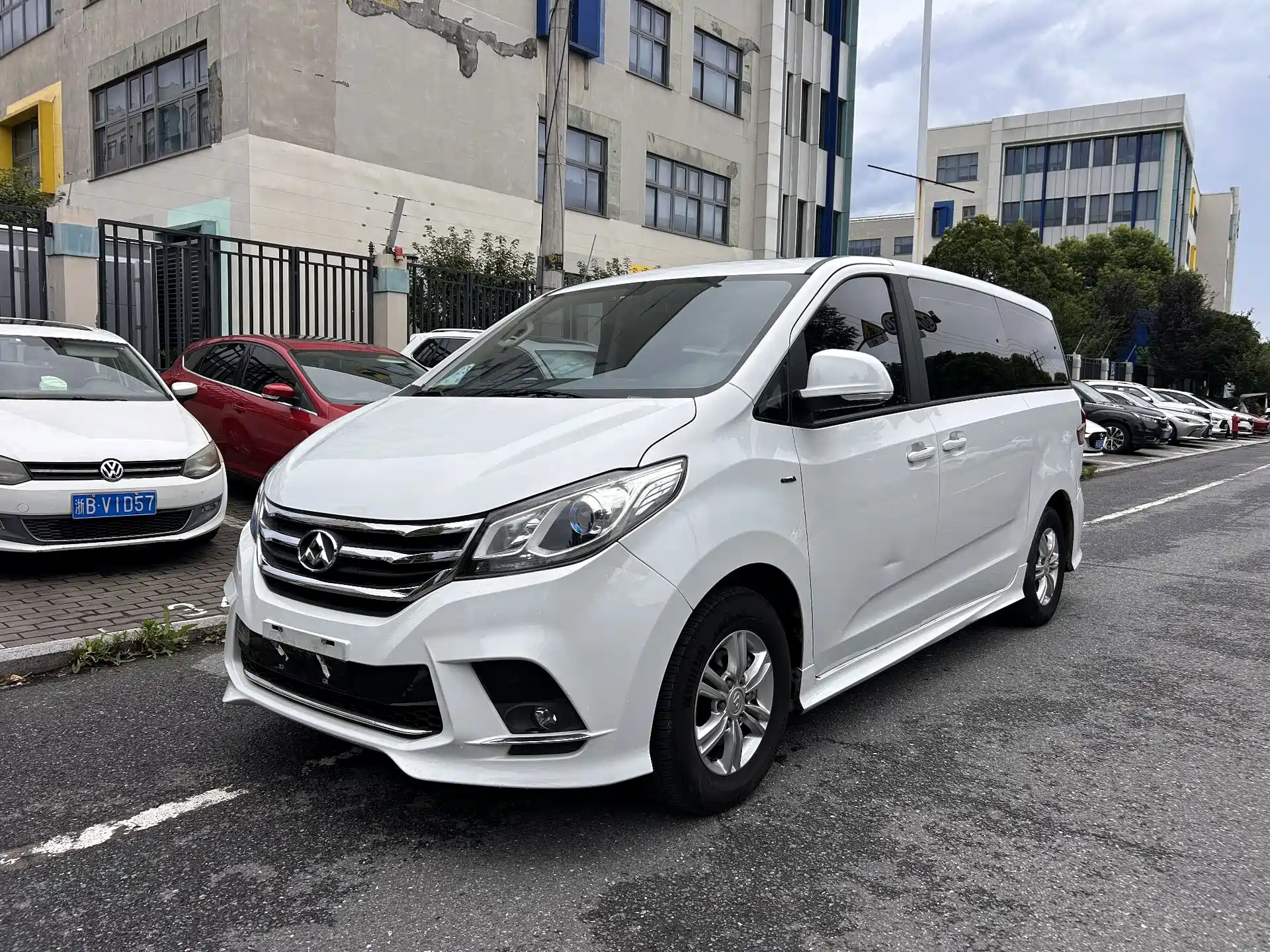 Фото 1 - Maxus G10