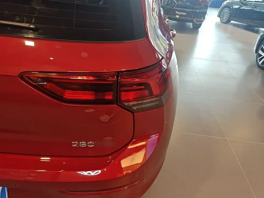 Volkswagen Golf 2023 Facelift 280TSI DSG Pro фото 8