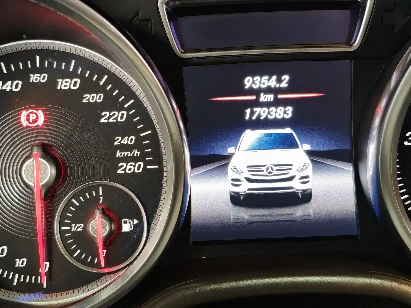 Mercedes-Benz GLE 2016 GLE 320 4MATIC Luxury фото 15