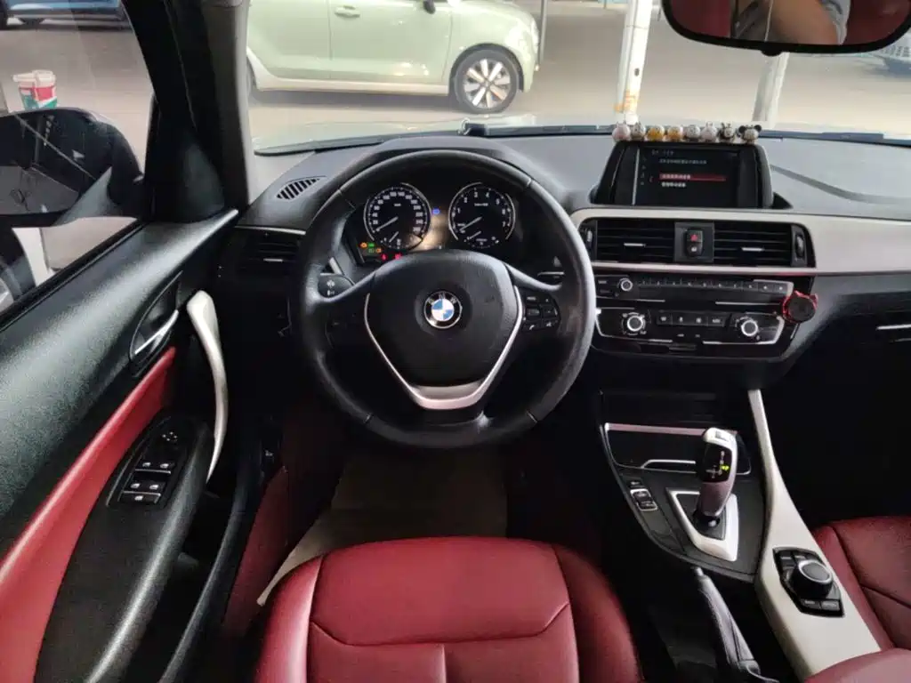 Фото 11 - BMW 1 Series (Import)
