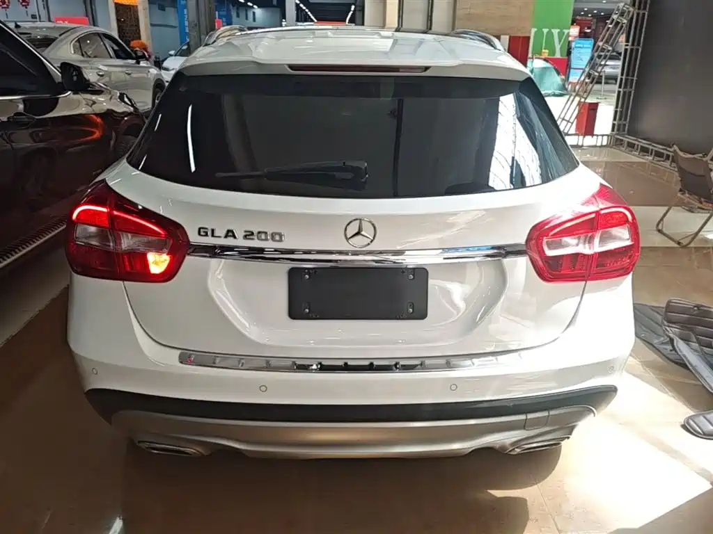 Mercedes-Benz GLA 2016 GLA 200 Dynamic фото 6