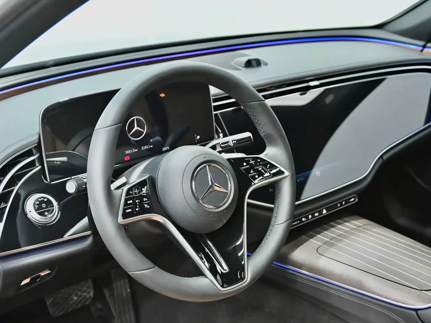 Mercedes-Benz E-Class New Energy 2024 E 350 e L Plug-in Hybrid Sedan фото 19