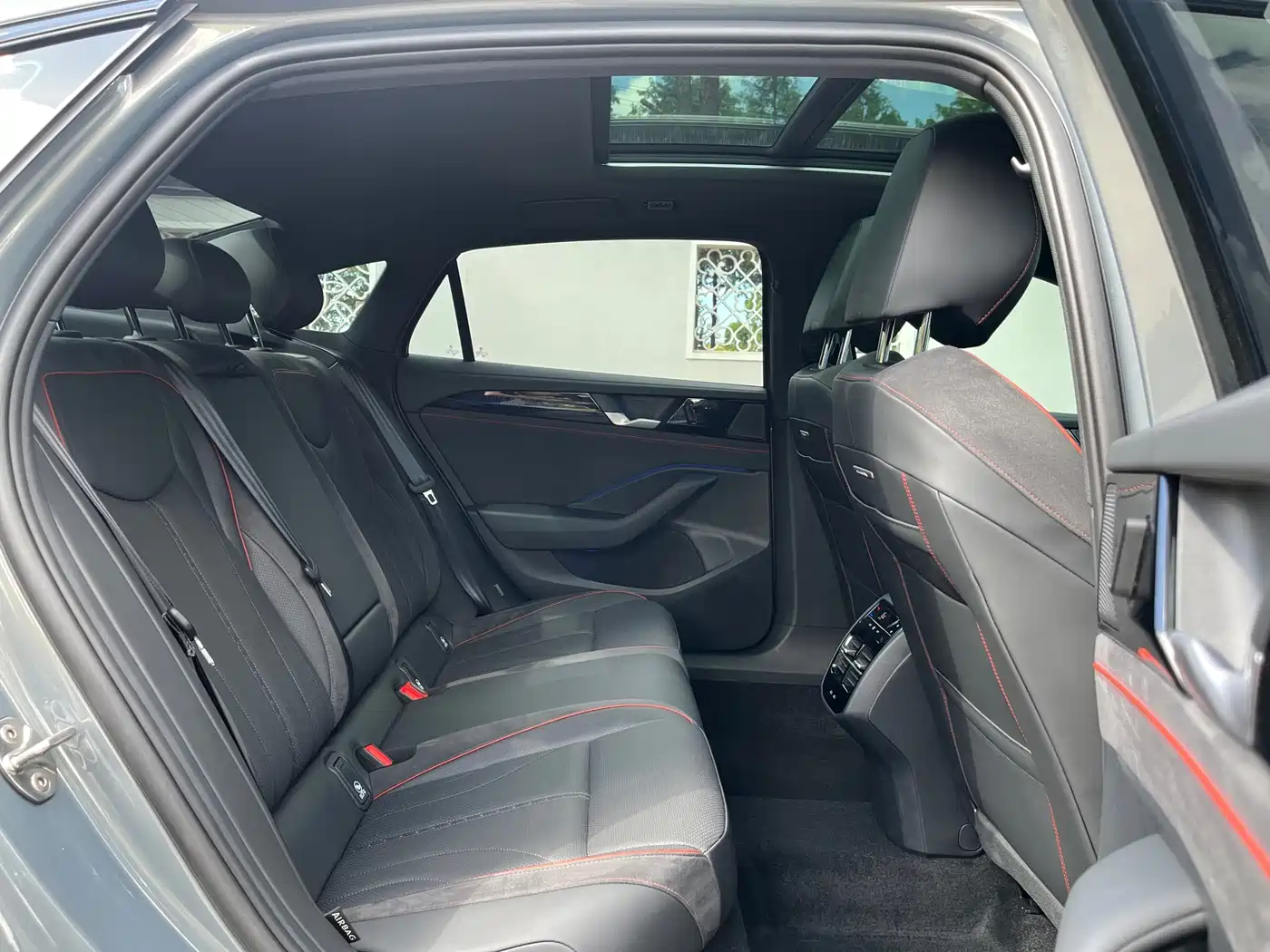Volkswagen Magotan 2024 380TSI DSG Luxury Edition (Daimai Package) фото 9