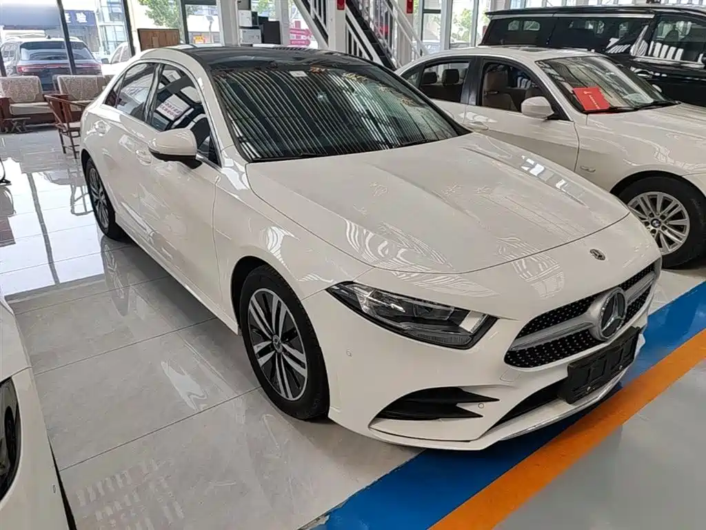 Mercedes-Benz A-Class 2020 A 180 L Sport Sedan фото 4