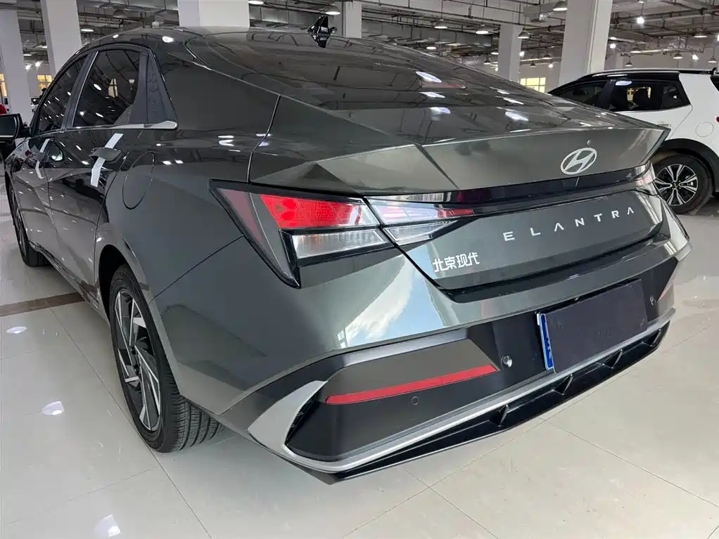 Hyundai Elantra 2023 1.5L CVT GLX Elite Edition фото 6