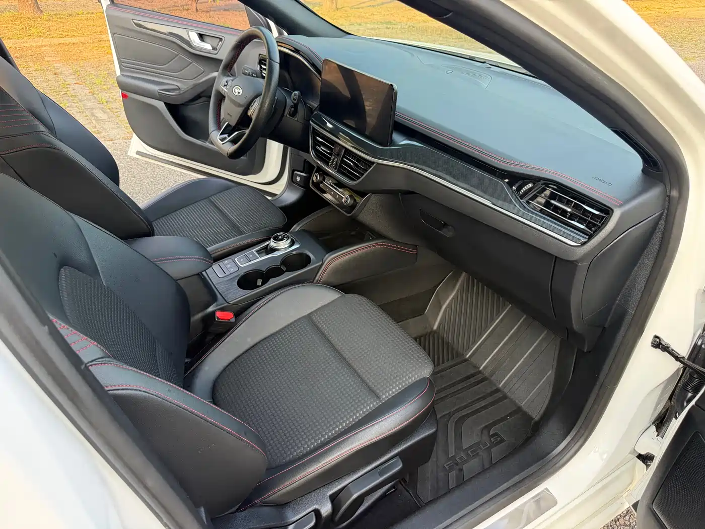 Ford Focus 2022 2021 Hatchback EcoBoost 180 Automatic ST Line