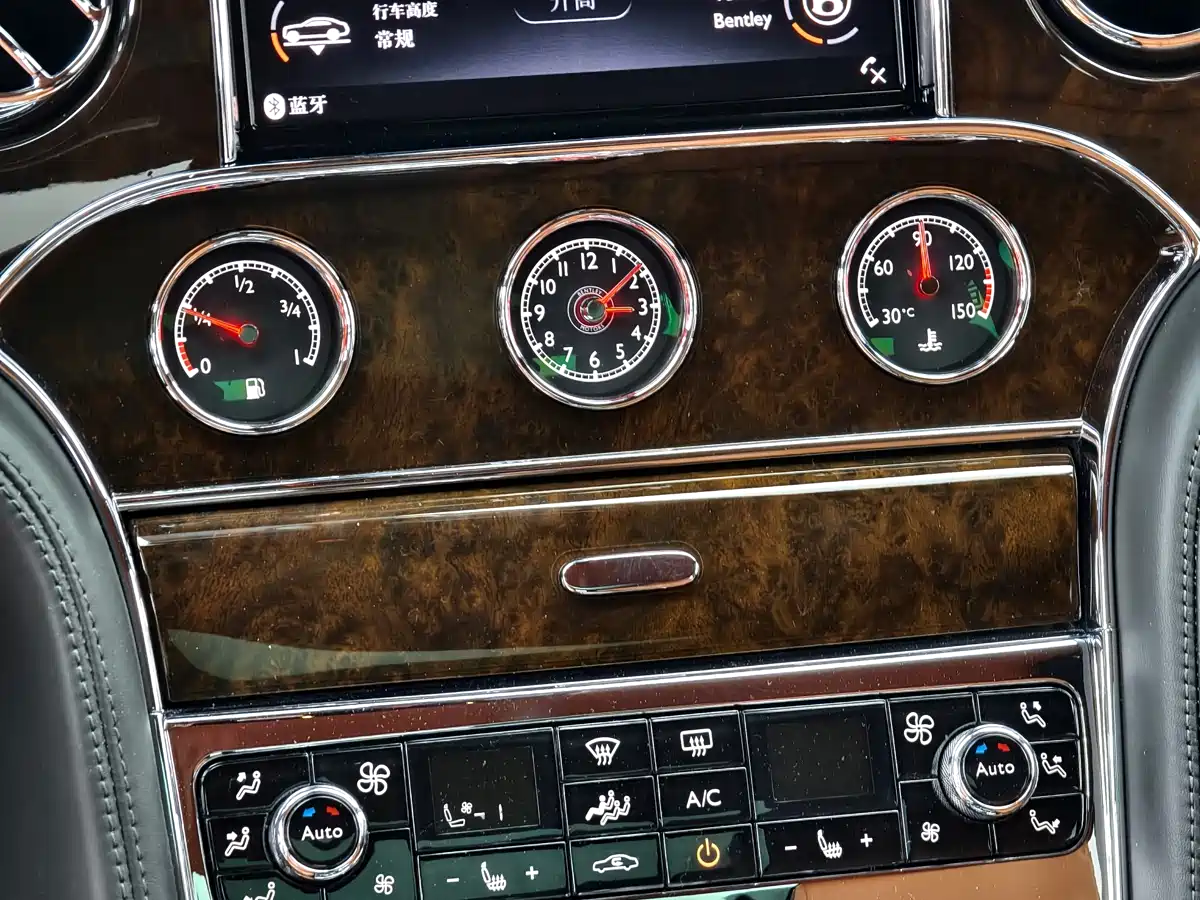Bentley Mulsanne 2017 6.8T Long Wheelbase фото 15