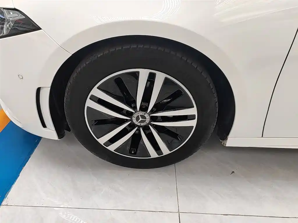 Mercedes-Benz A-Class 2020 A 180 L Sport Sedan фото 23