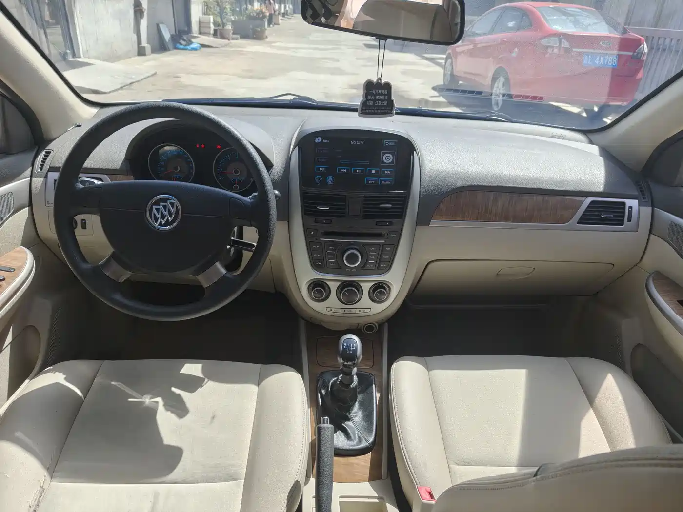 Buick Excelle 2015 1.5L Manual Classic фото 9