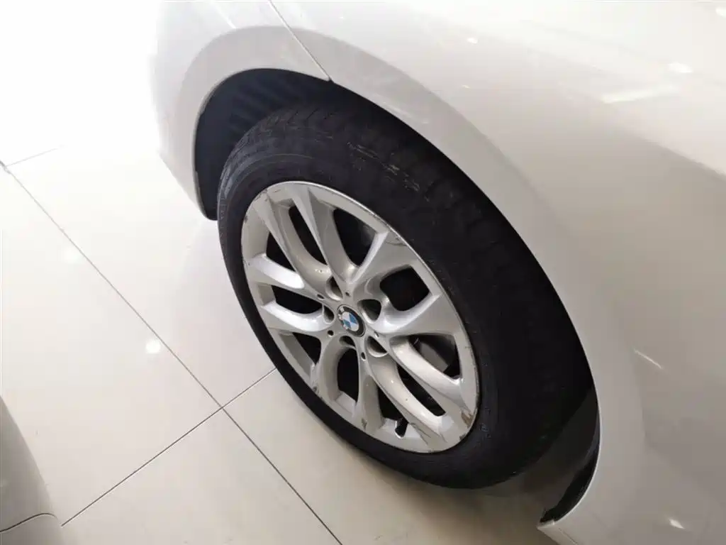 BMW 2 Series Touring 2016 220i Leading Model фото 23