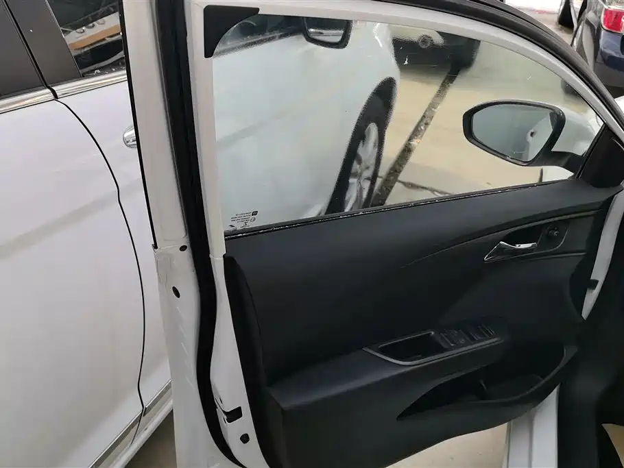 Chevrolet Cavalier 2019 320 Automatic Joy Edition фото 7