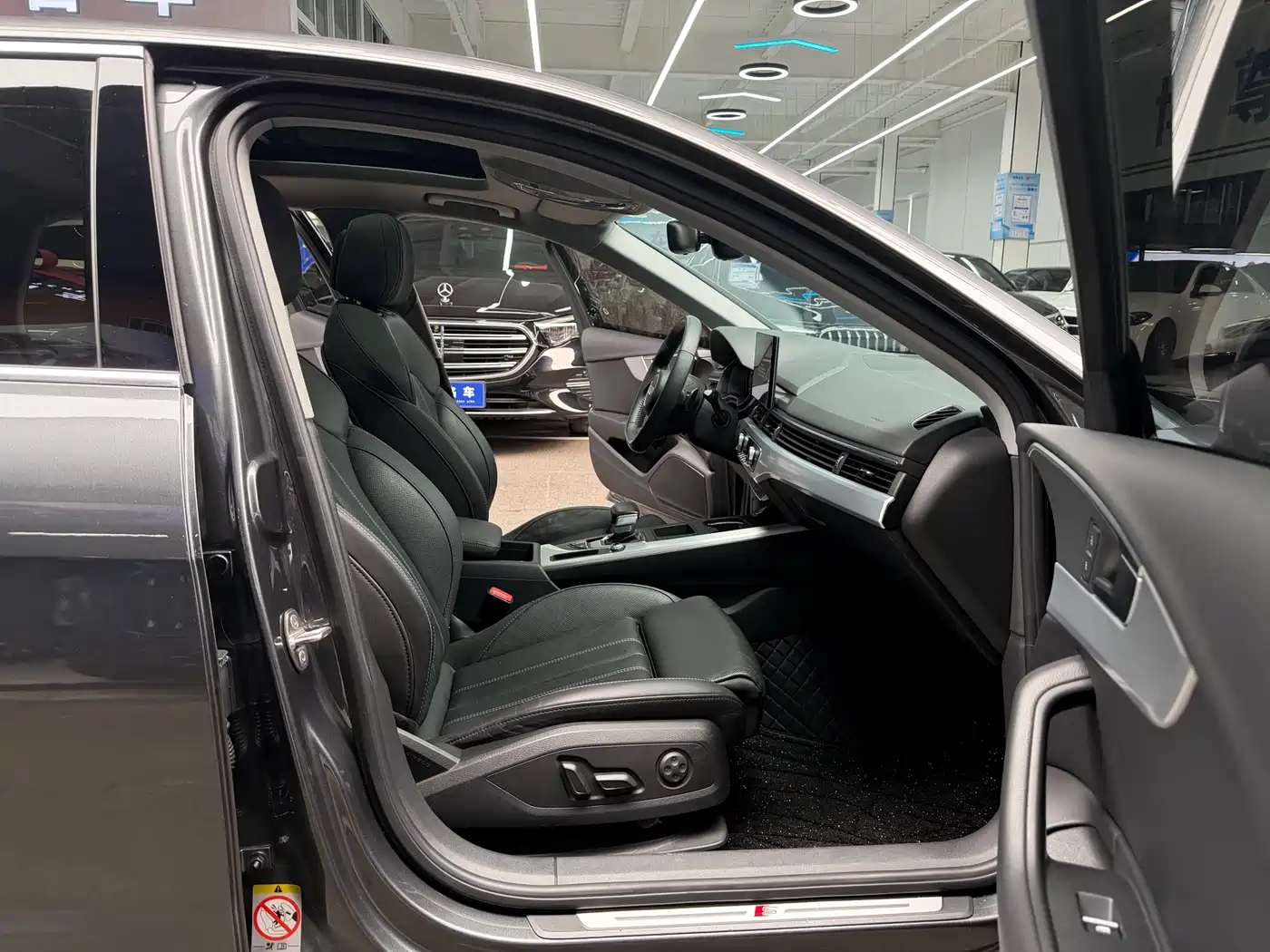 Audi A4L 2020 40 TFSI Luxury Dynamic фото 16