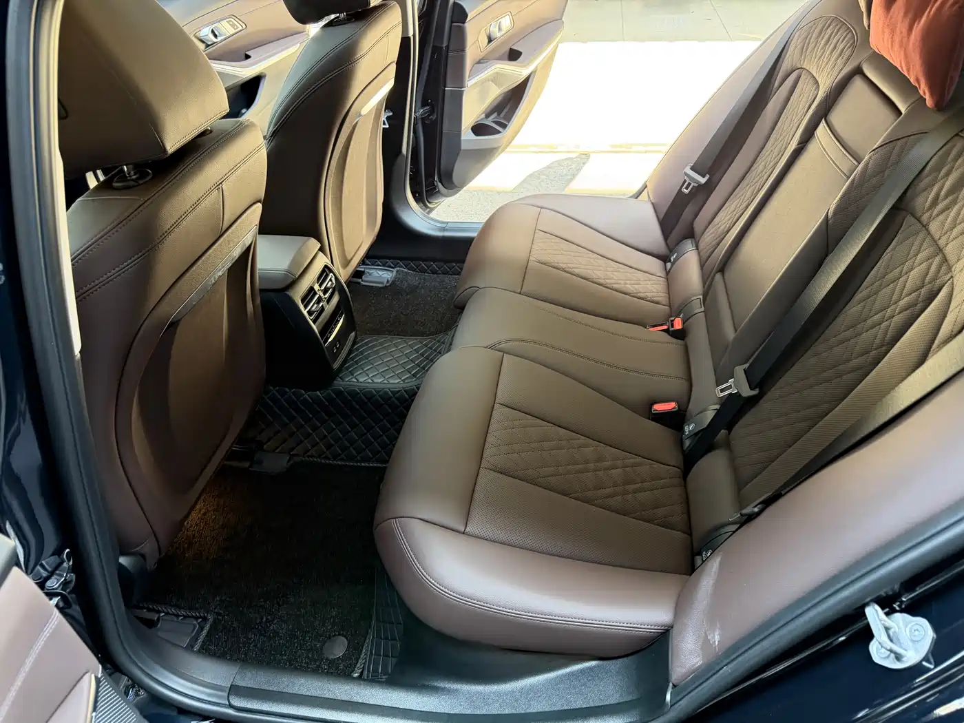 BMW i3 2025 eDrive 40 L Shadow Night Package фото 14