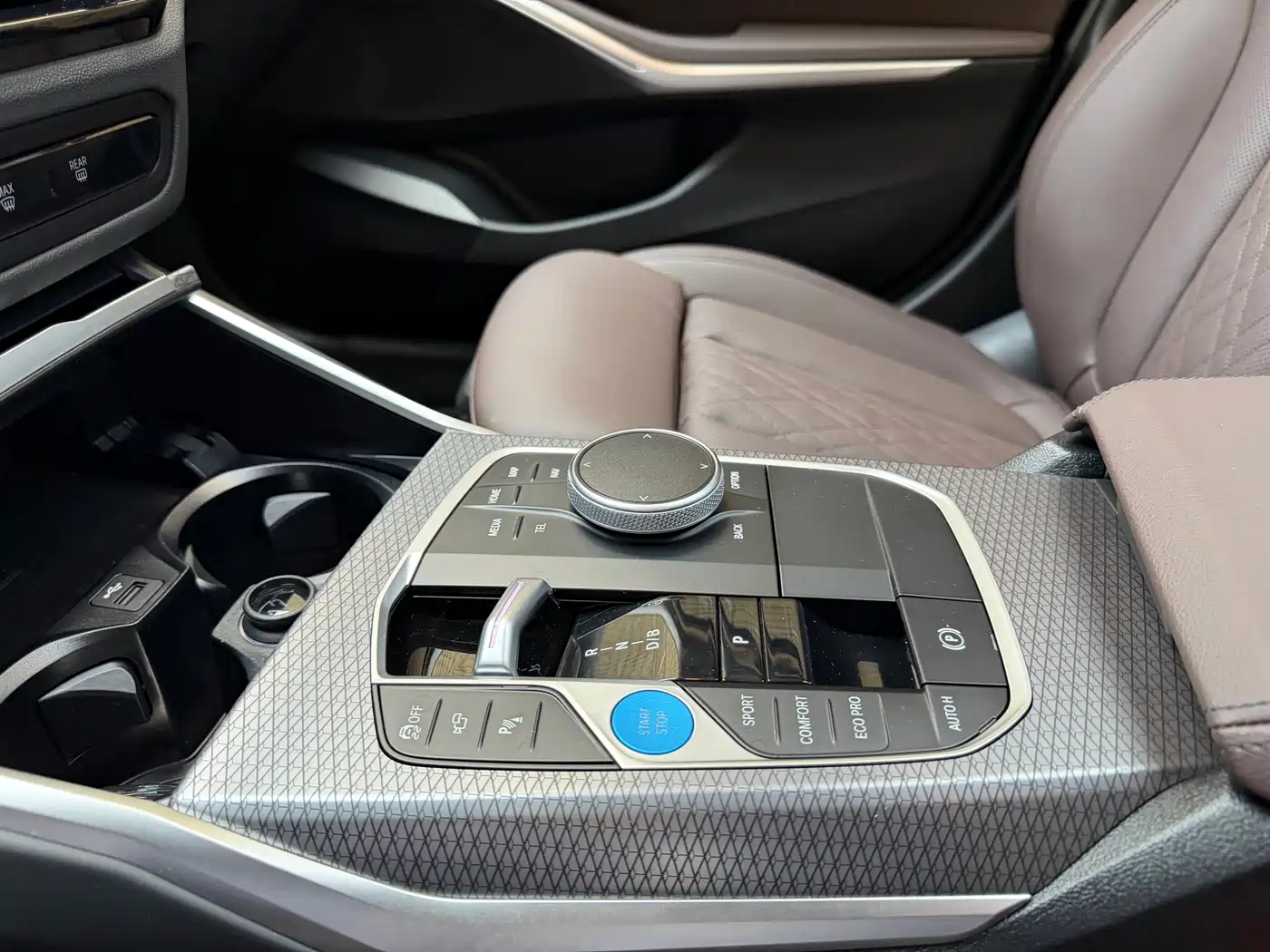 BMW i3 2025 eDrive 40 L Shadow Night Package фото 29