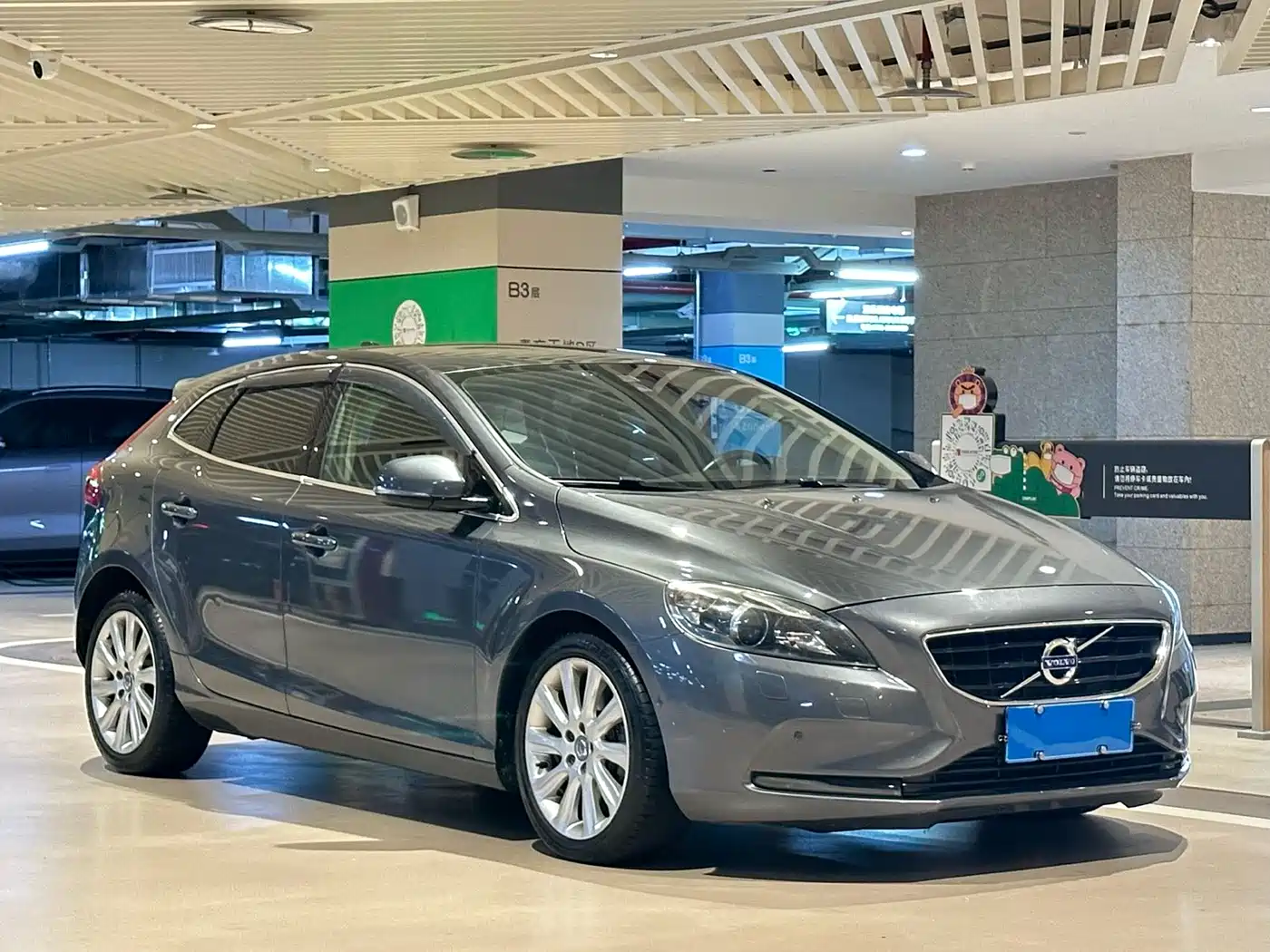 Фото 3 - Volvo V40
