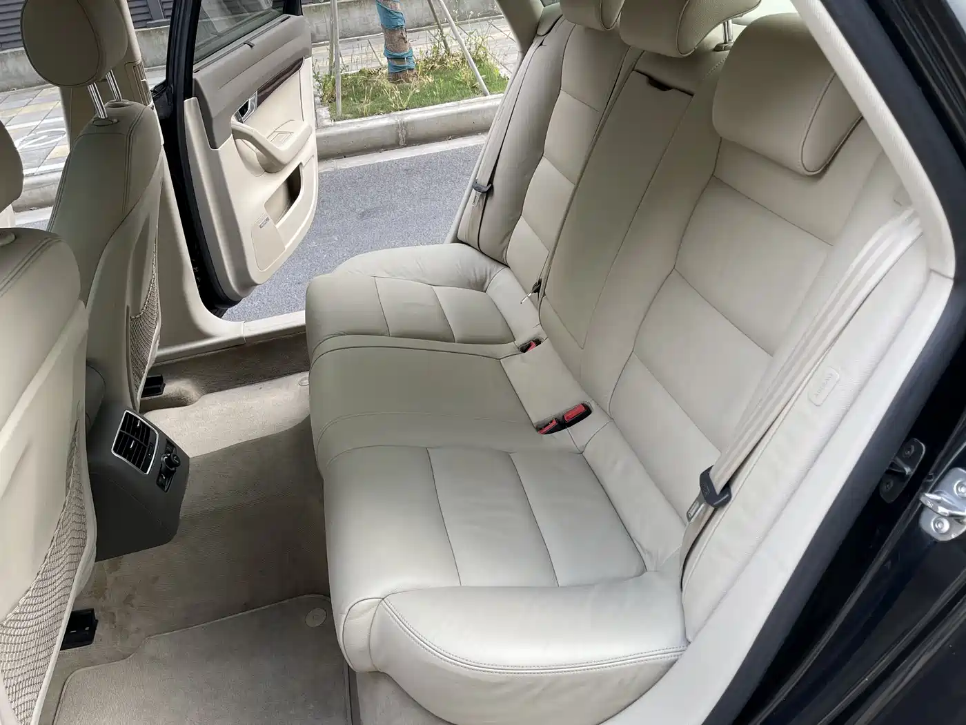 Audi A6L 2011 Model 2.4L Luxury фото 12