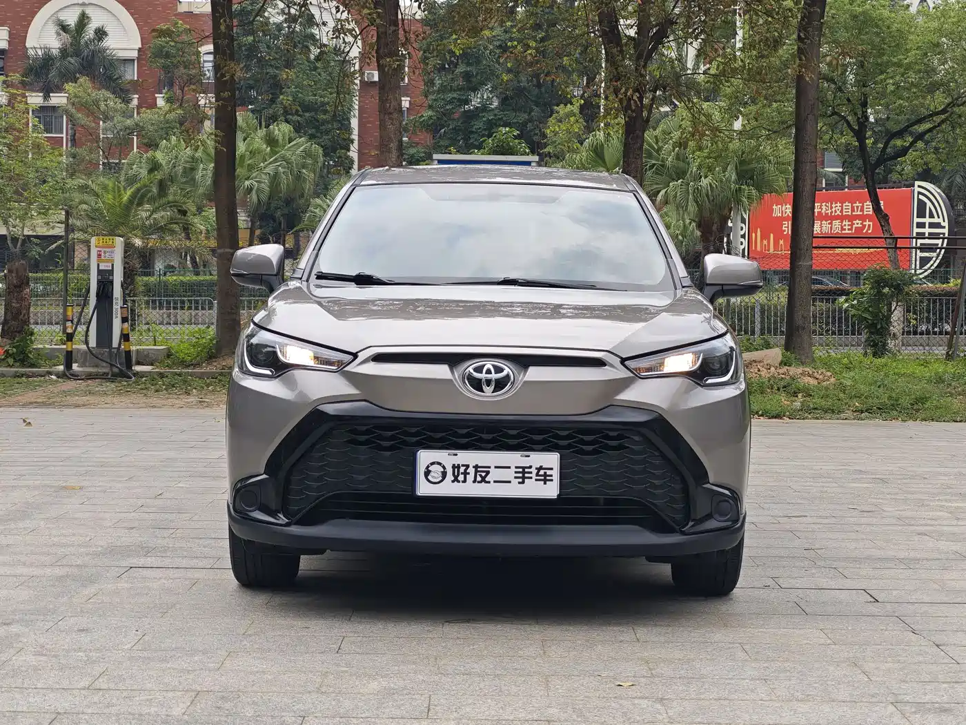 Toyota Frontlander 2023 2.0L CVT Elite Edition фото 2