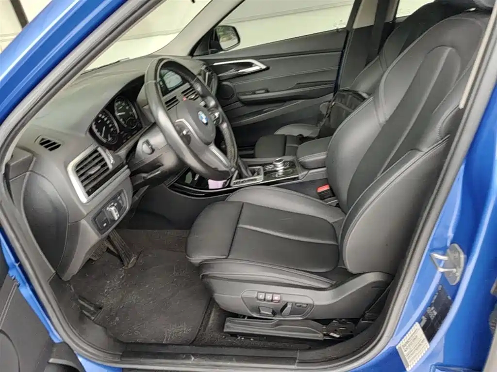 BMW 1 Series 2019 118i M Sport Package фото 22