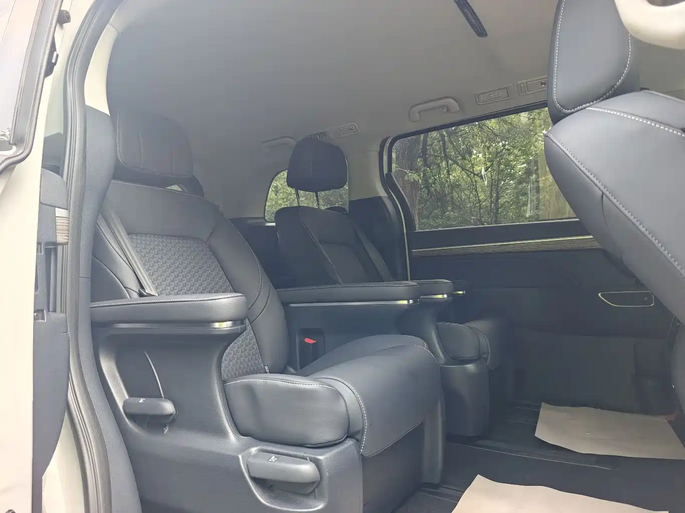GAC Trumpchi Trumpchi M8 2024 Leadershow Series 390T Luxury Edition фото 16